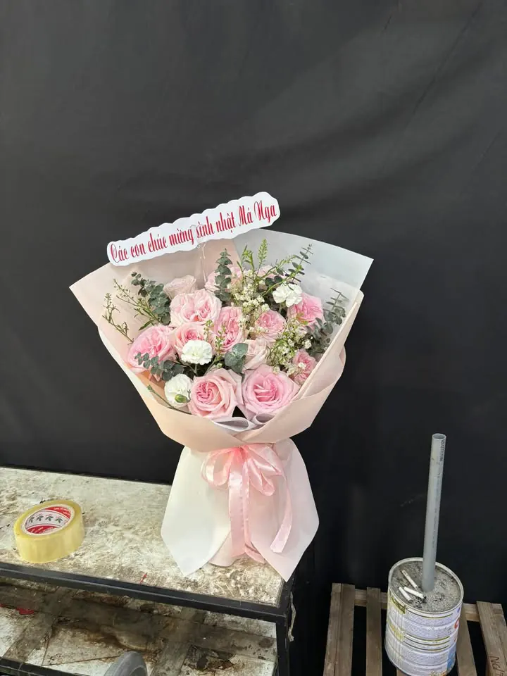 Ảnh 10 của Bó Hoa Hồng & Bạch Đàn - Sinh Nhật