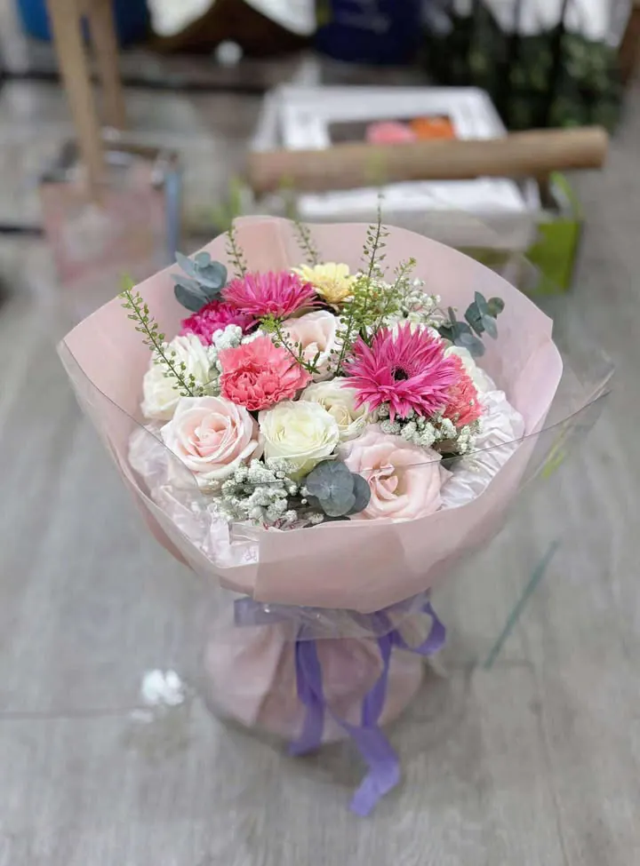 Bó Hoa Hồng Trắng & Hồng Phấn & Cúc Hồng - Hoa Tươi