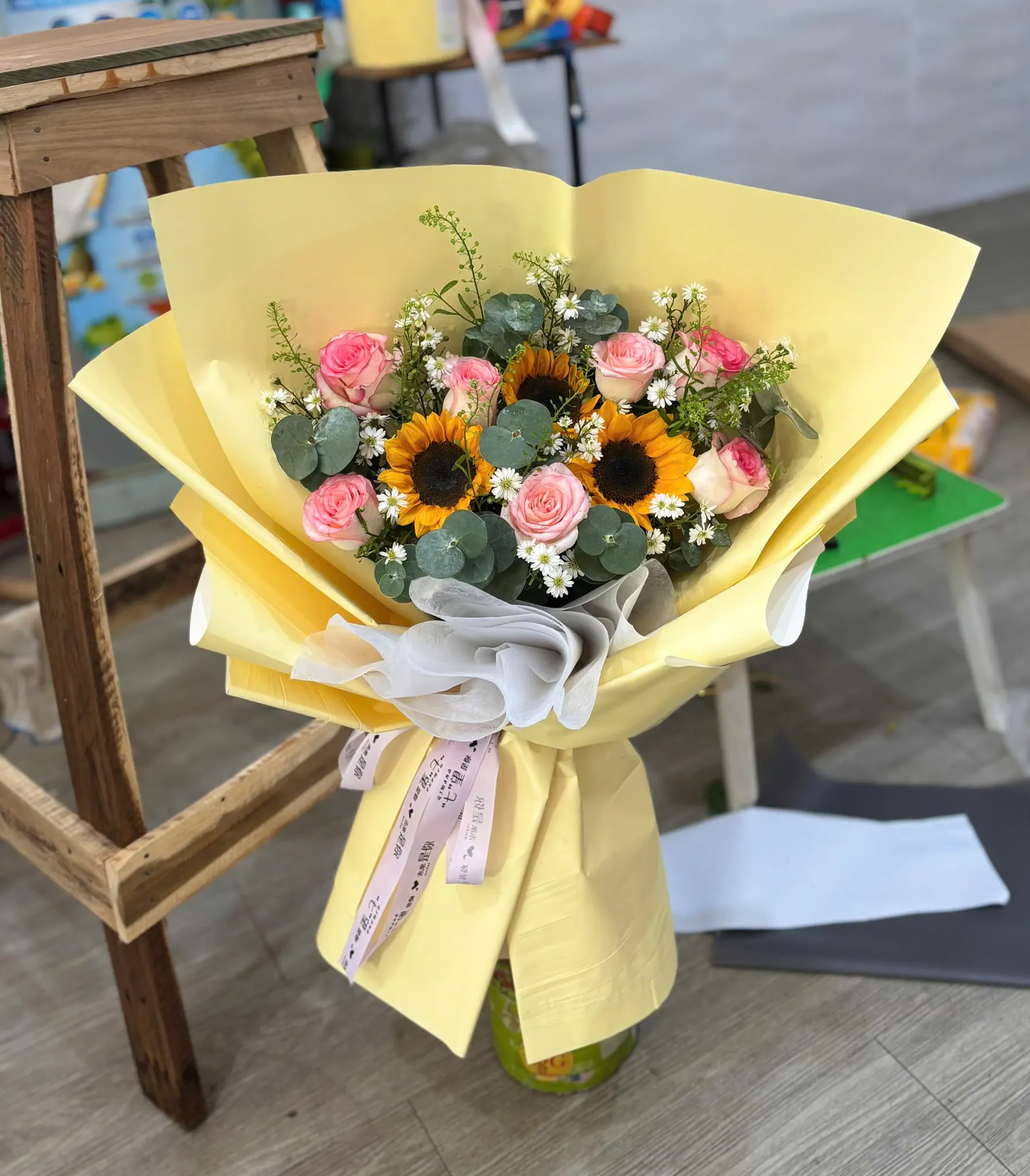 Ảnh 8 của Bó Hoa Hoa Baby & Hướng Dương & Bạch Đàn - Hoa Tươi