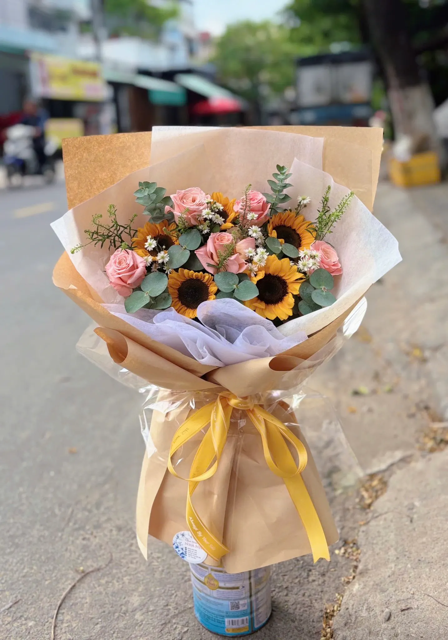 Ảnh 4 của Bó Hoa Hoa Baby & Hướng Dương & Bạch Đàn - Hoa Tươi