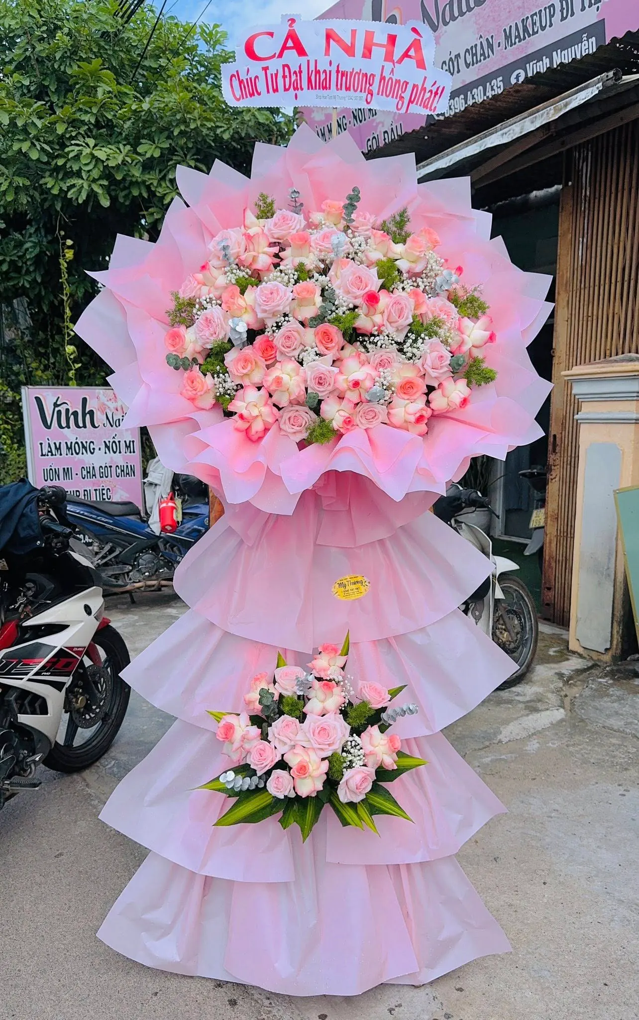 Ảnh 9 của Kệ Hoa 2 Tầng Hồng Phấn & Hồng Vàng & Hoa Baby - Khai Trương