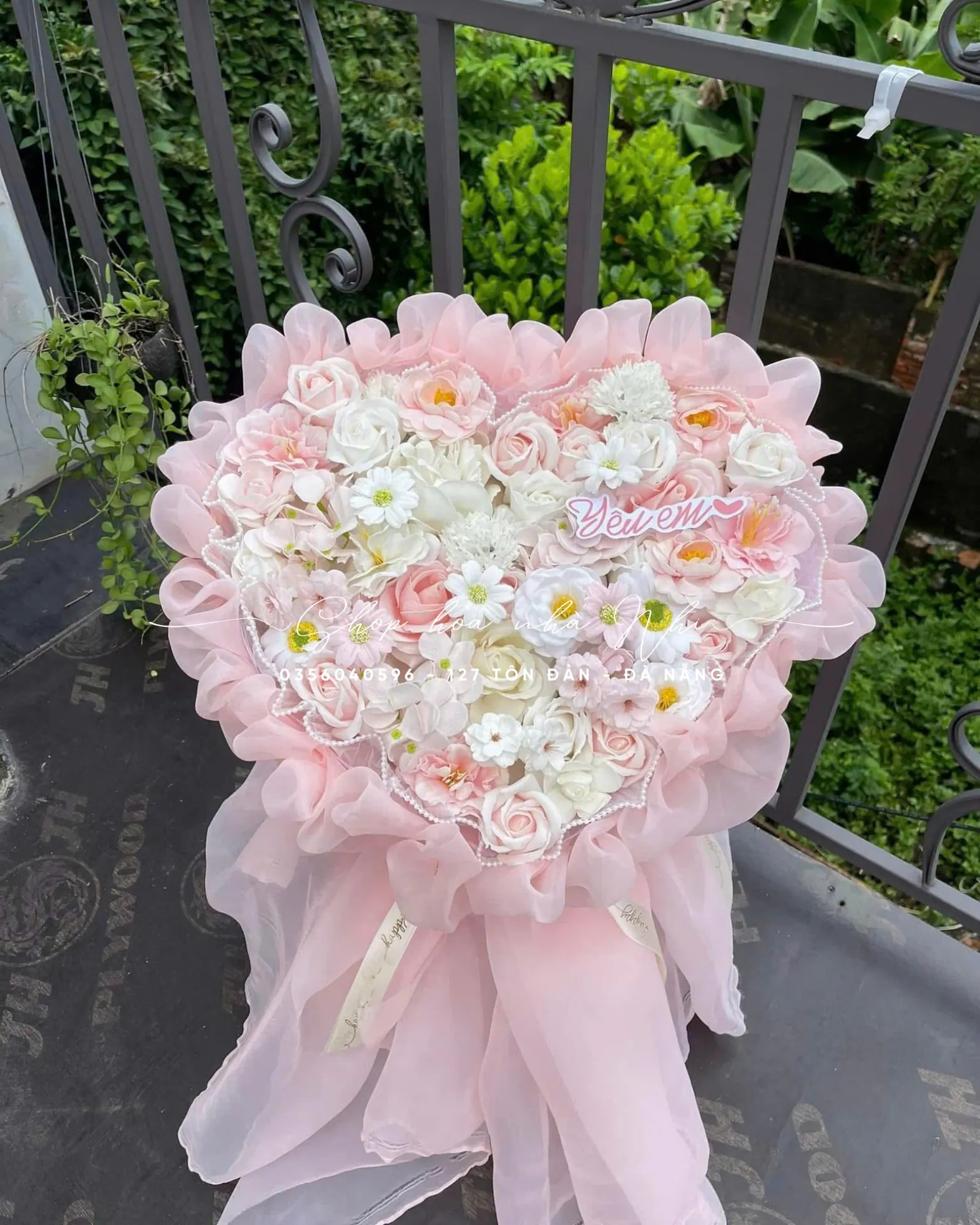 Bó Hoa Hồng Trắng & Cúc Hồng & Hồng - Valentine