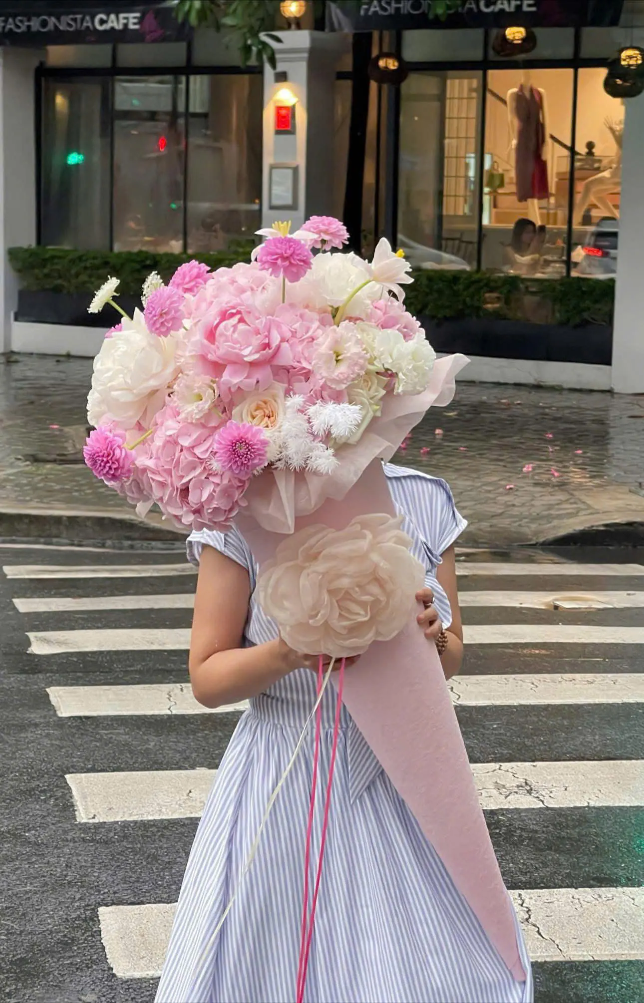 Ảnh 10 của Bó Hoa Hồng Đỏ & Hoa Baby & Hồng - Valentine