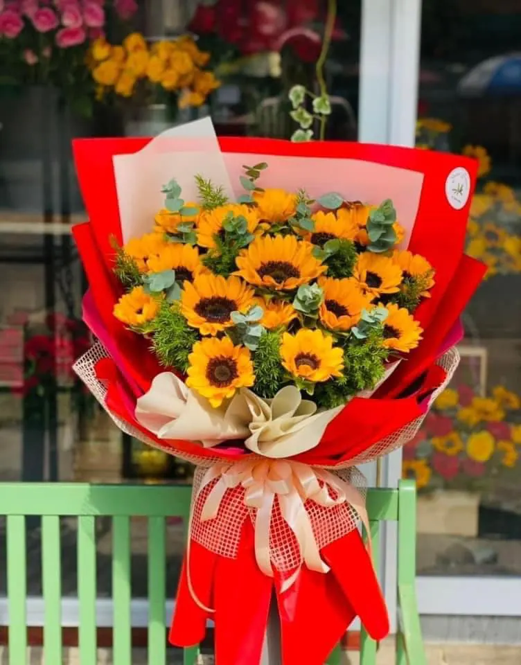 Ảnh 3 của Bó Hoa Hoa Giả Hồng Trắng & Hướng Dương & Hồng - Chúc Mừng