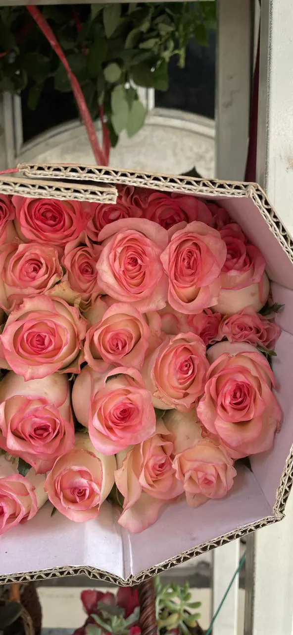 Ảnh 6 của Hộp Hoa Hồng Đỏ & Hồng - Valentine