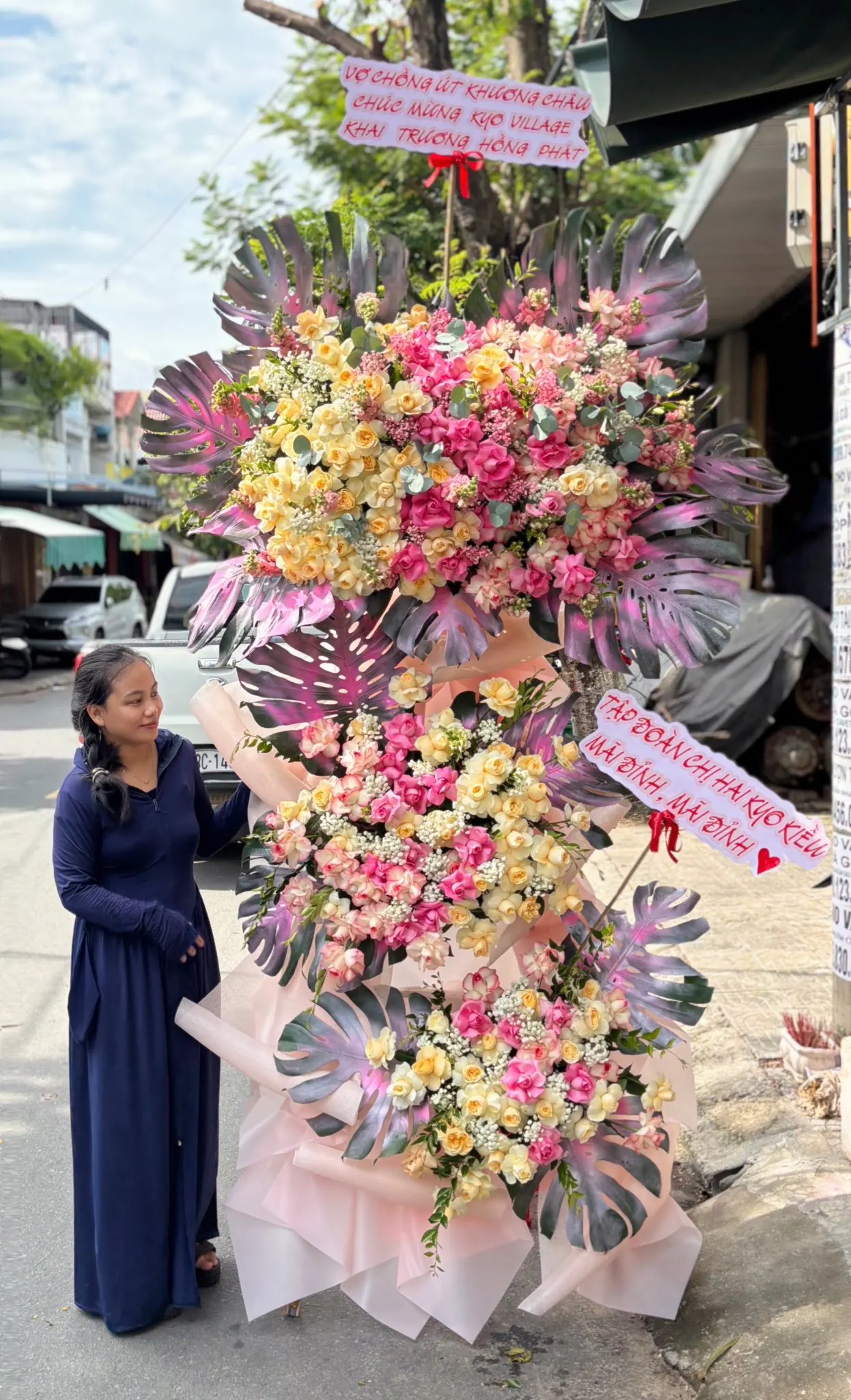 Ảnh 9 của Bình Hoa Hồng Vàng & Cúc Hồng & Hồng - Chúc Mừng
