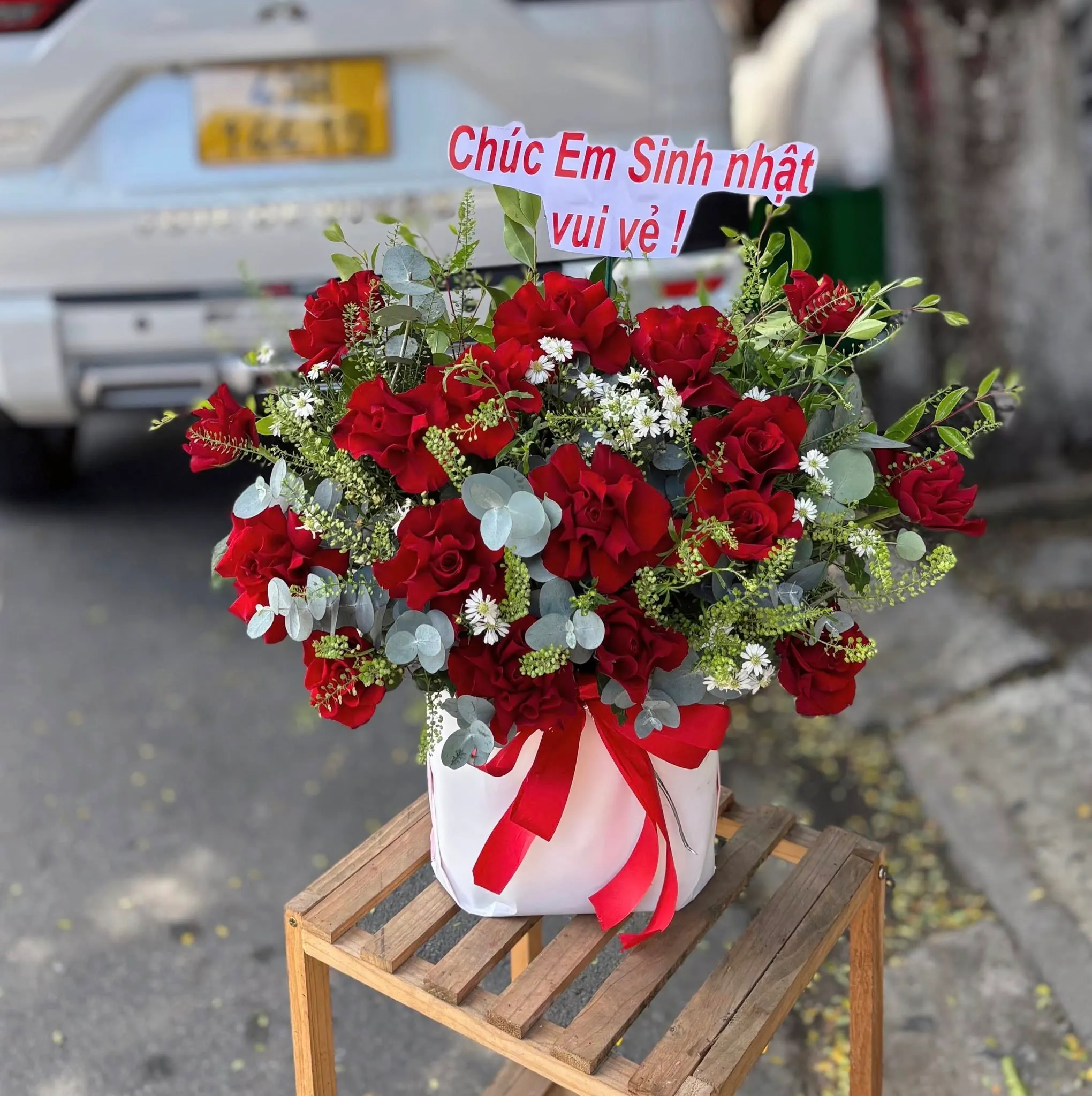 Bình Hoa Hồng Đỏ & Hồng & Cúc Họa Mi - Sinh Nhật